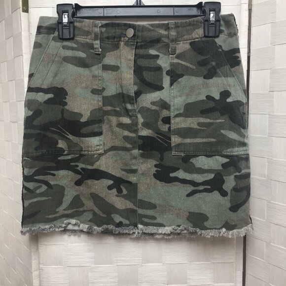 item ditto camo mini skirt size medium - Picture 2 of 11
